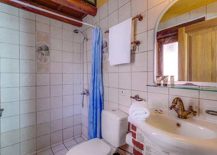 Ifigenia By Captain Michalis Pensión La Canea