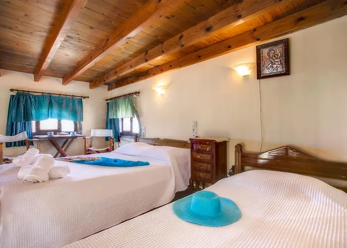 Pensión Ifigenia By Captain Michalis La Canea